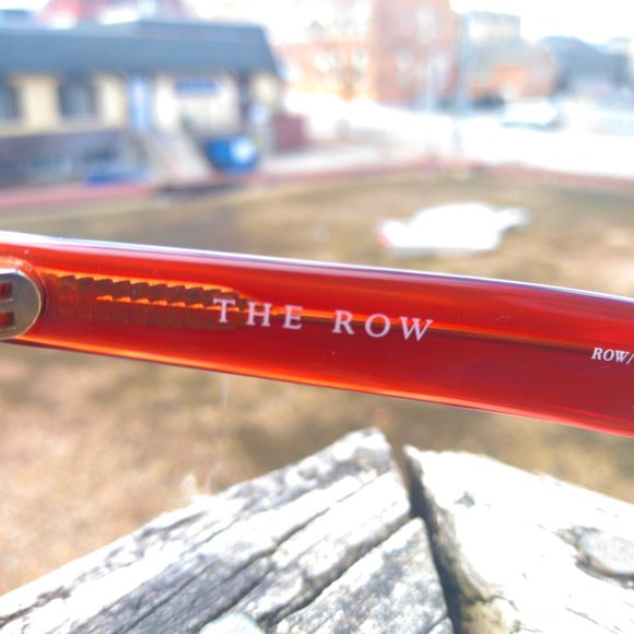 The ROW Cat 2 Sunglasses by Linda Farrow! - Picture 6 of 7